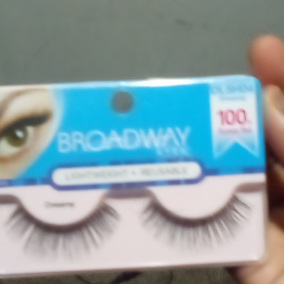 Lashes - Picture 3 of 3